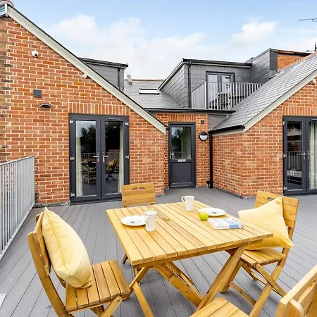 2 Bed In Brockenhurst 78728 Exterior photo