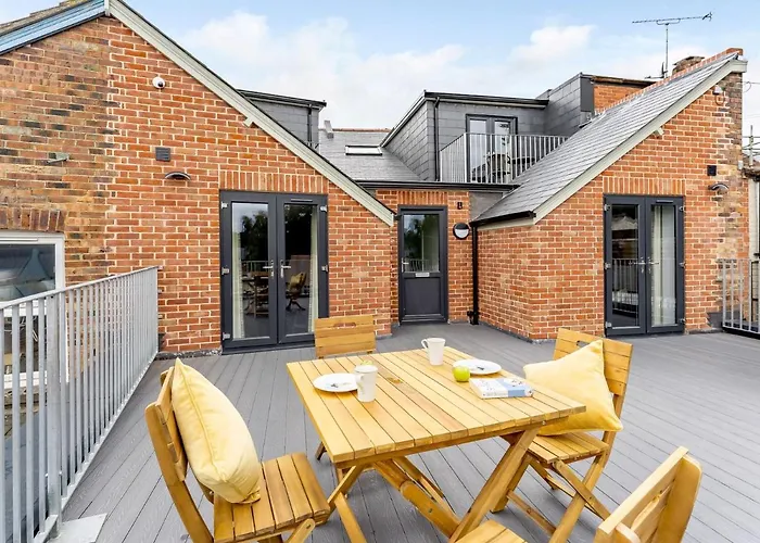 2 Bed In Brockenhurst 78728
